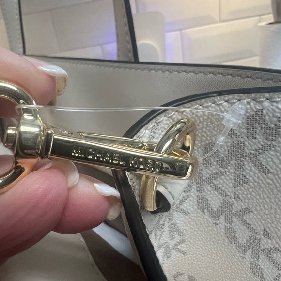 New With Tags Extra Large Michael Kors Tote with Crossbody Adjustable Strap - Picture 7 of 8